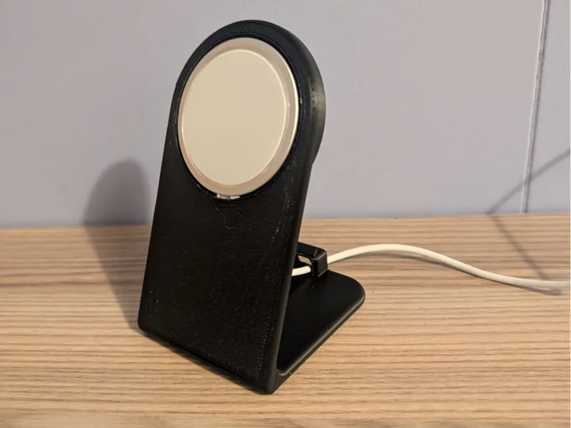 Minimalist MagSafe Charger Stand 