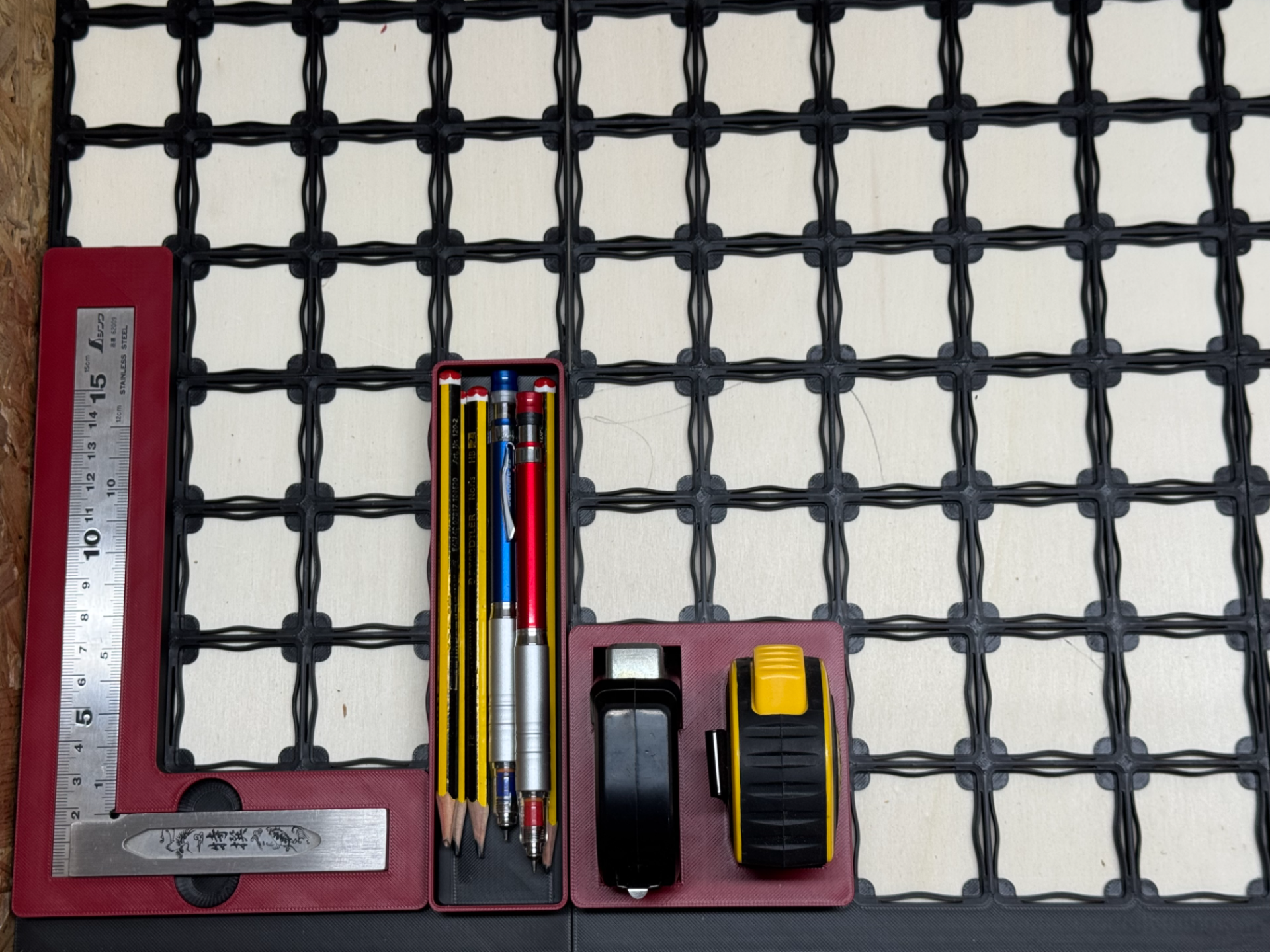 Miniatura 2 do modelo 3D Lockfinity - parametric locking gridfinity base