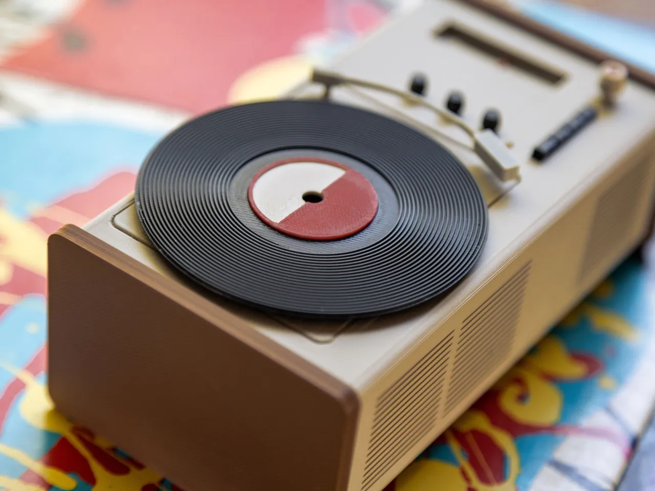 Headphone Charger - Classic Turntable view 4