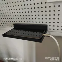 Support téléphone pour pegboard à trous ronds — photo 2