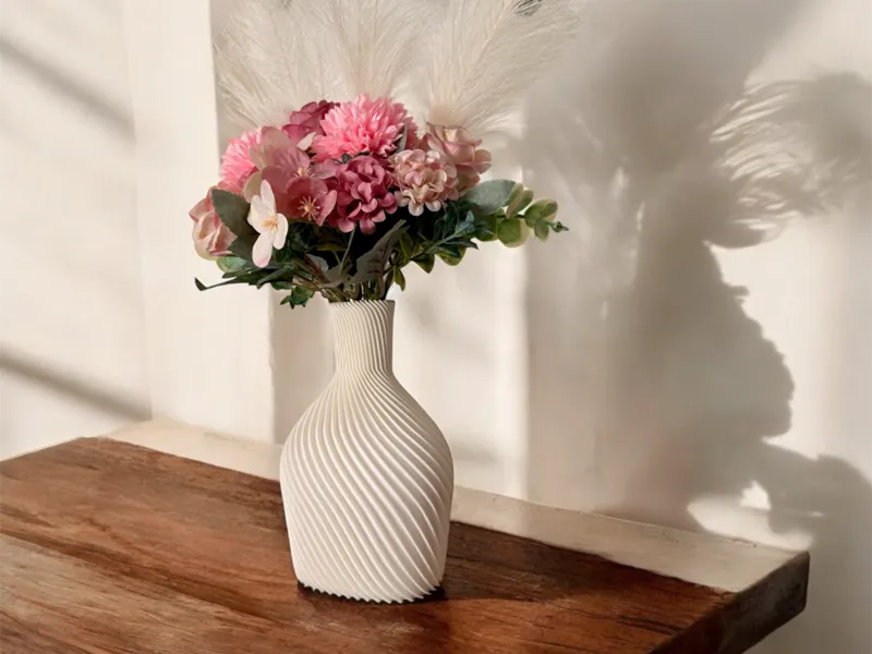 The Linea Vase