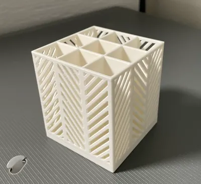 Hollowed Strip Pattern Pen Holder