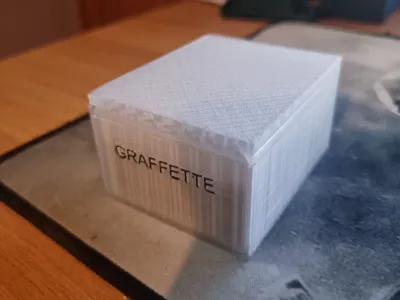 Staple container