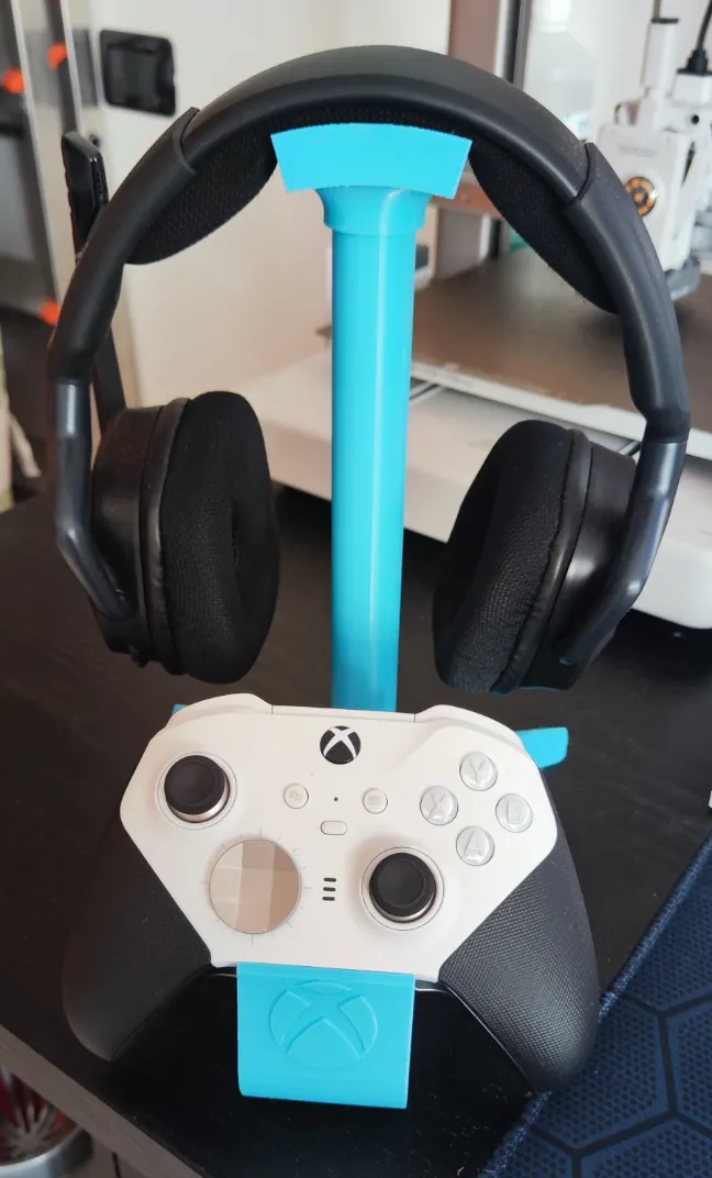 Headset and XBOX joypad stand