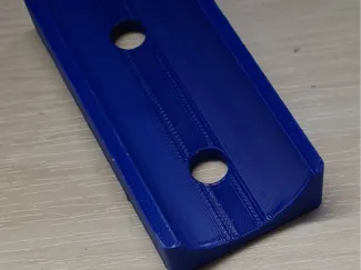 Wheelbarrow handle bracket