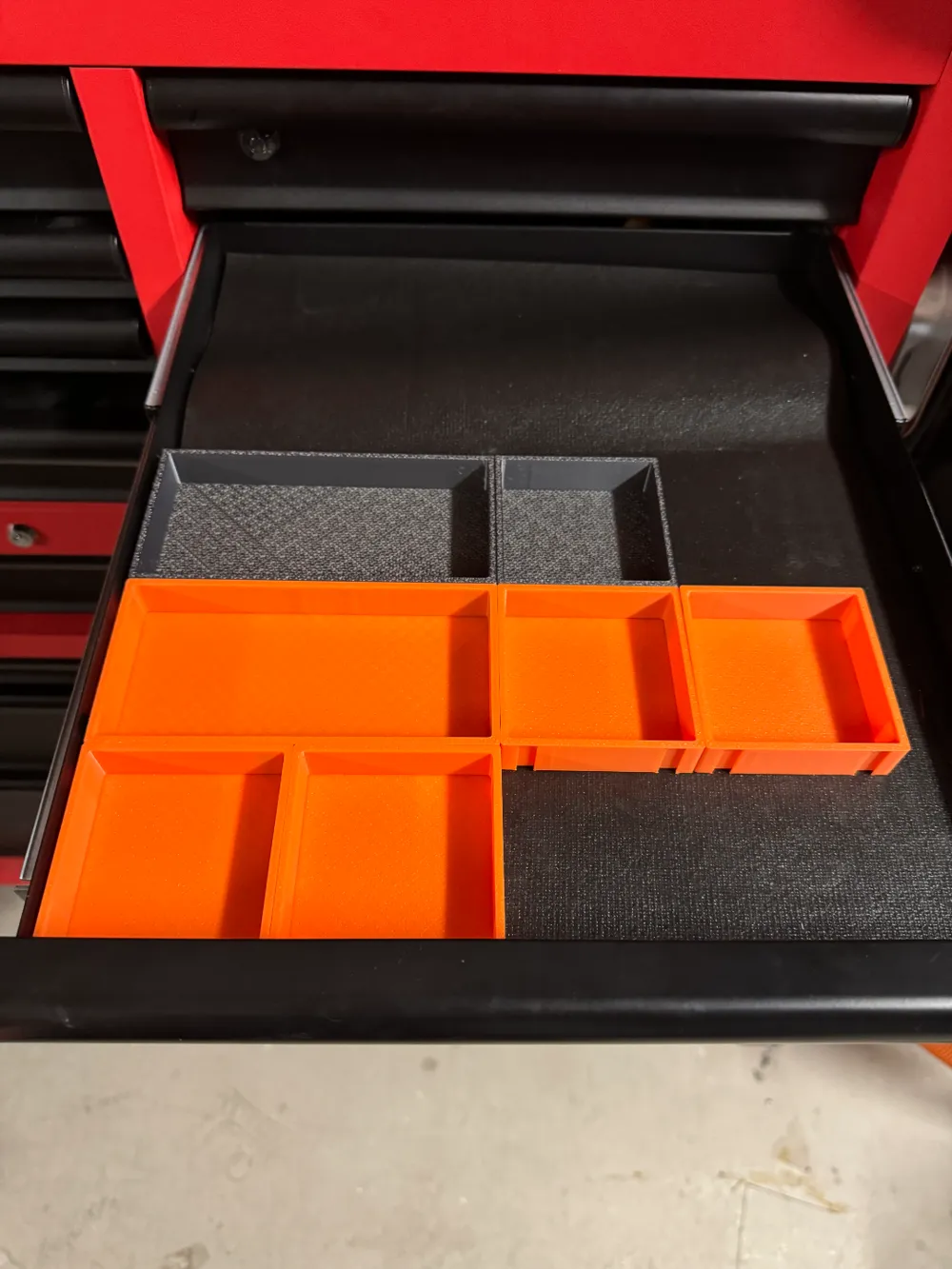 Modular Tray System Connects together Different Sizes by 4D Maker