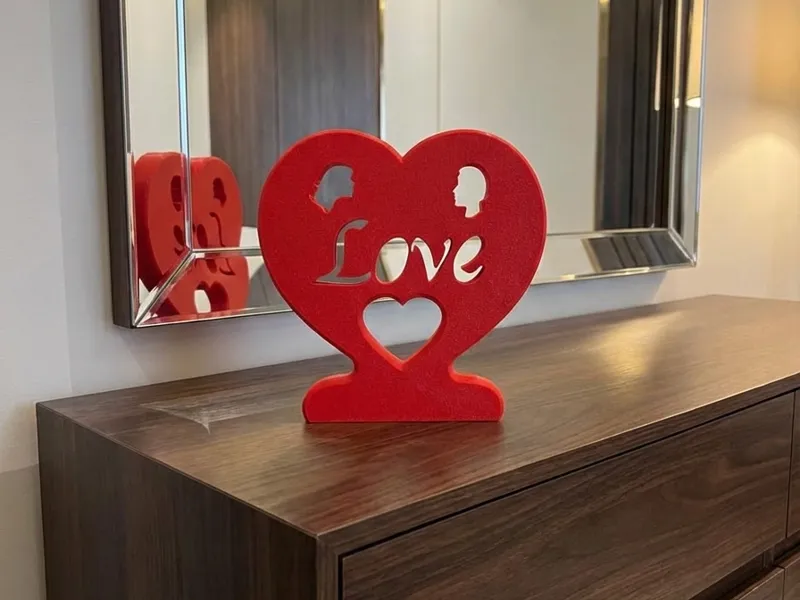 The Kissing Heart Stand