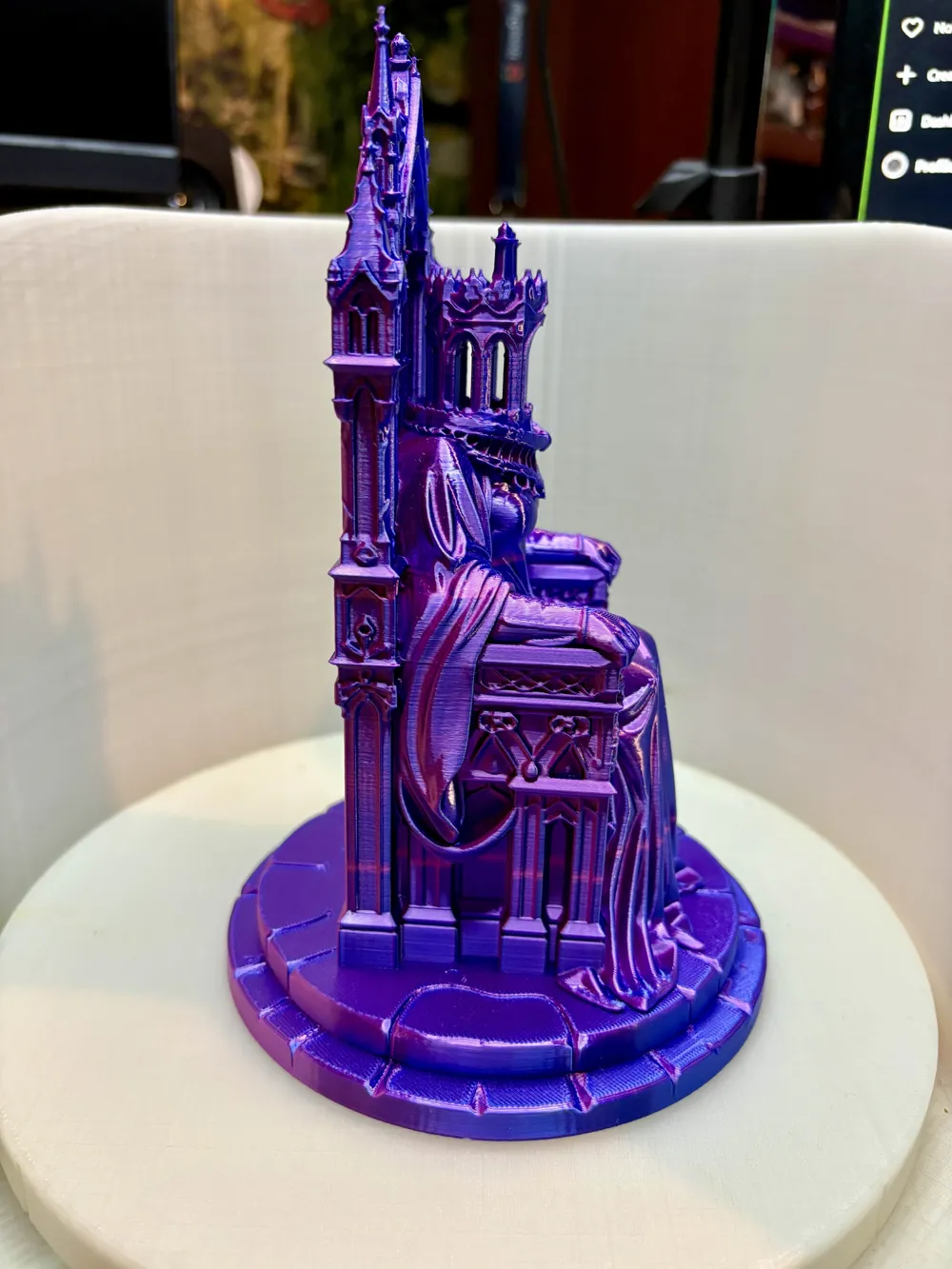 Throne of the Hollow Queen - Free 3D Print Model - MakerWorld