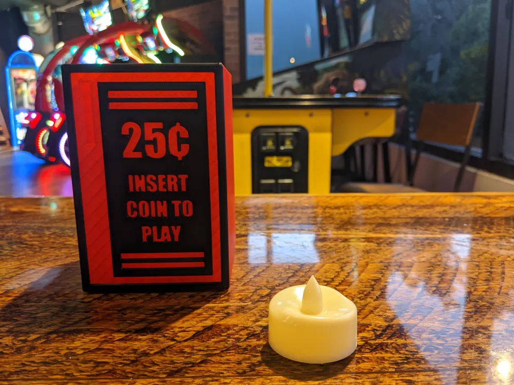 Retro Arcade Insert 25¢ Coin Bank/LED Light Holder - Free 3D Print ...