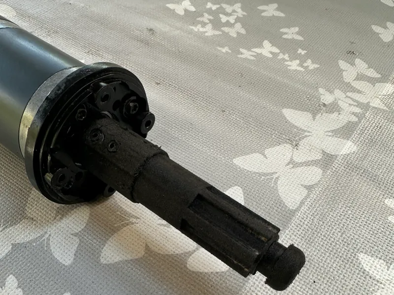 Radachse für Robomow RC Mähroboter