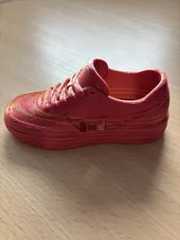 Sneaker miniature — objet déco — photo 3