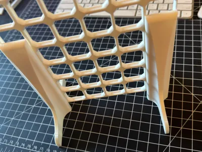 Open Grid Stand
