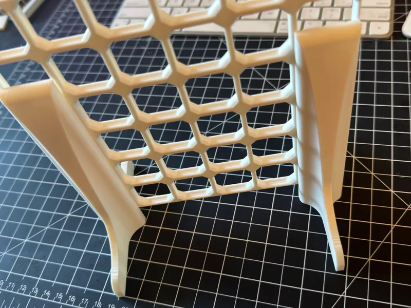 Open Grid Stand