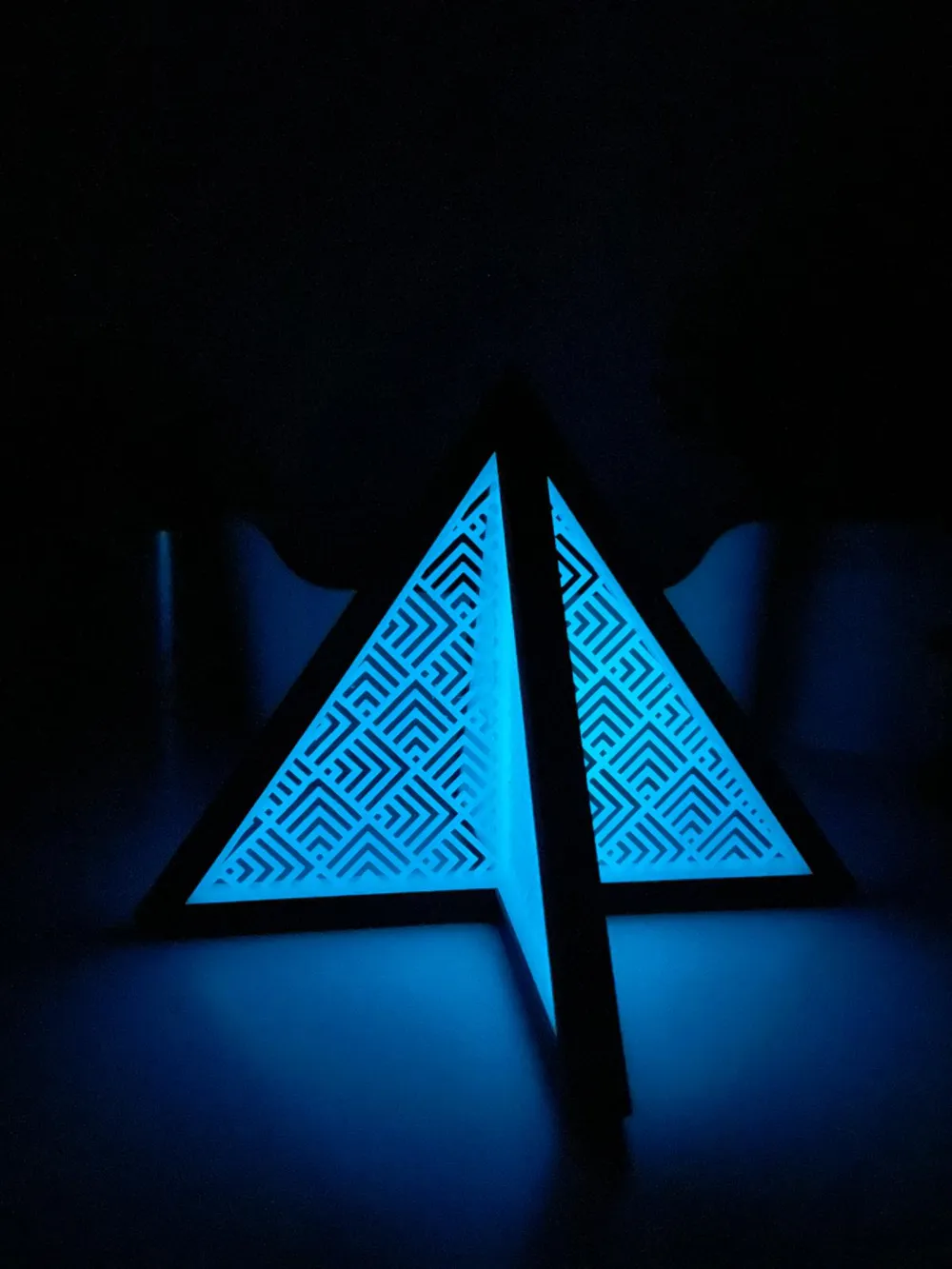 马赛克金字塔——夜光装饰 - 免费 3D 打印模型 - MakerWorld