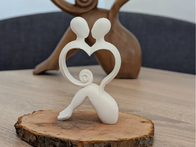 Love couple statue