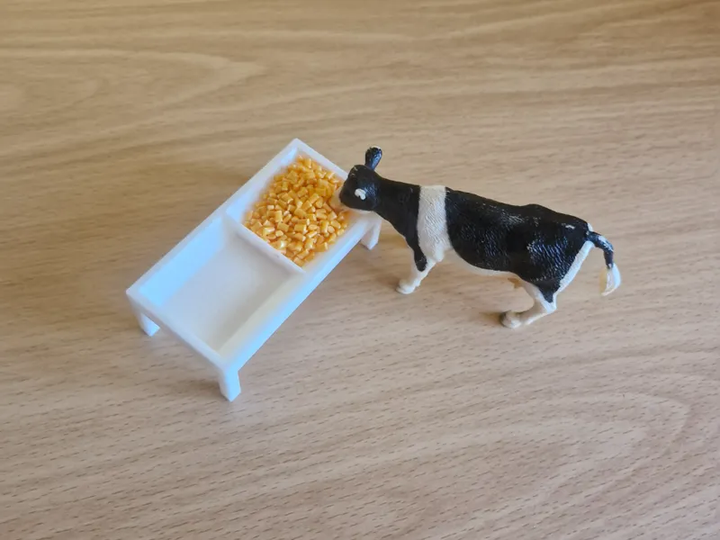 1:32 Model Farming Cattle Trough