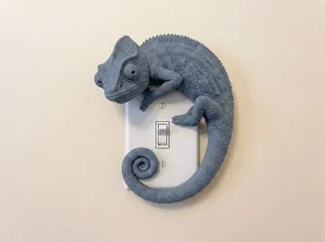 Figura decorativa: Switch-Clinging Chameleon Figurine — vista de referencia 4