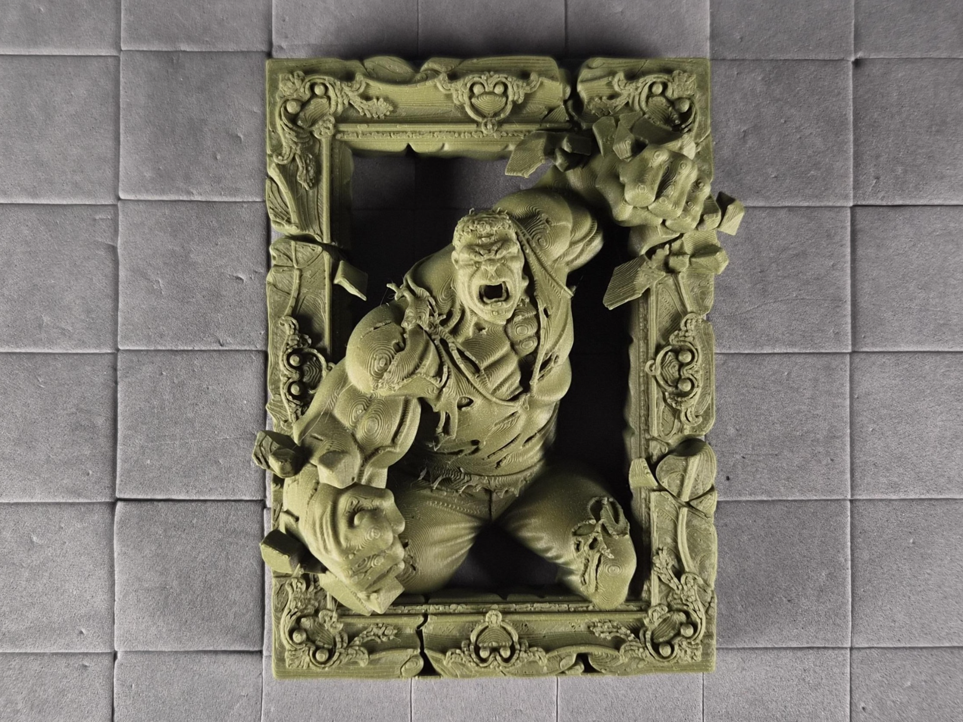 Out of the Frame - Hulk Smash