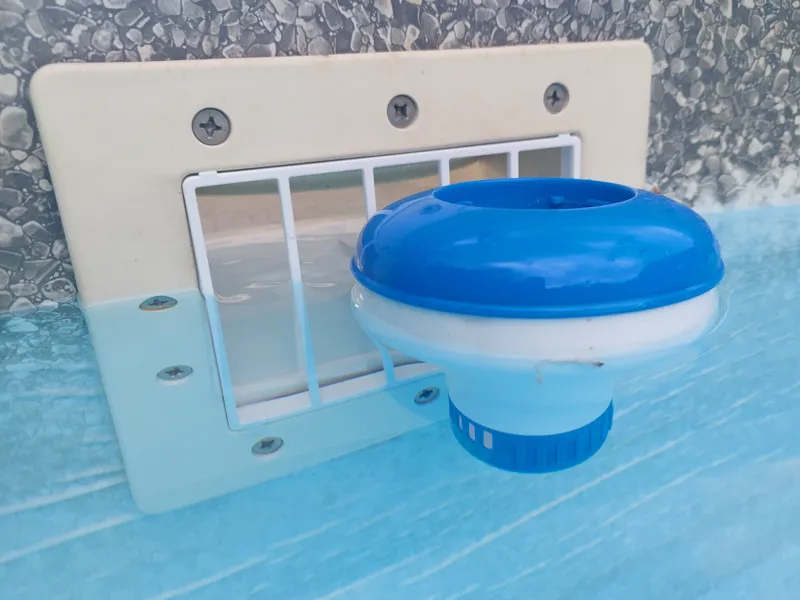 Pool skimmer guard parametric