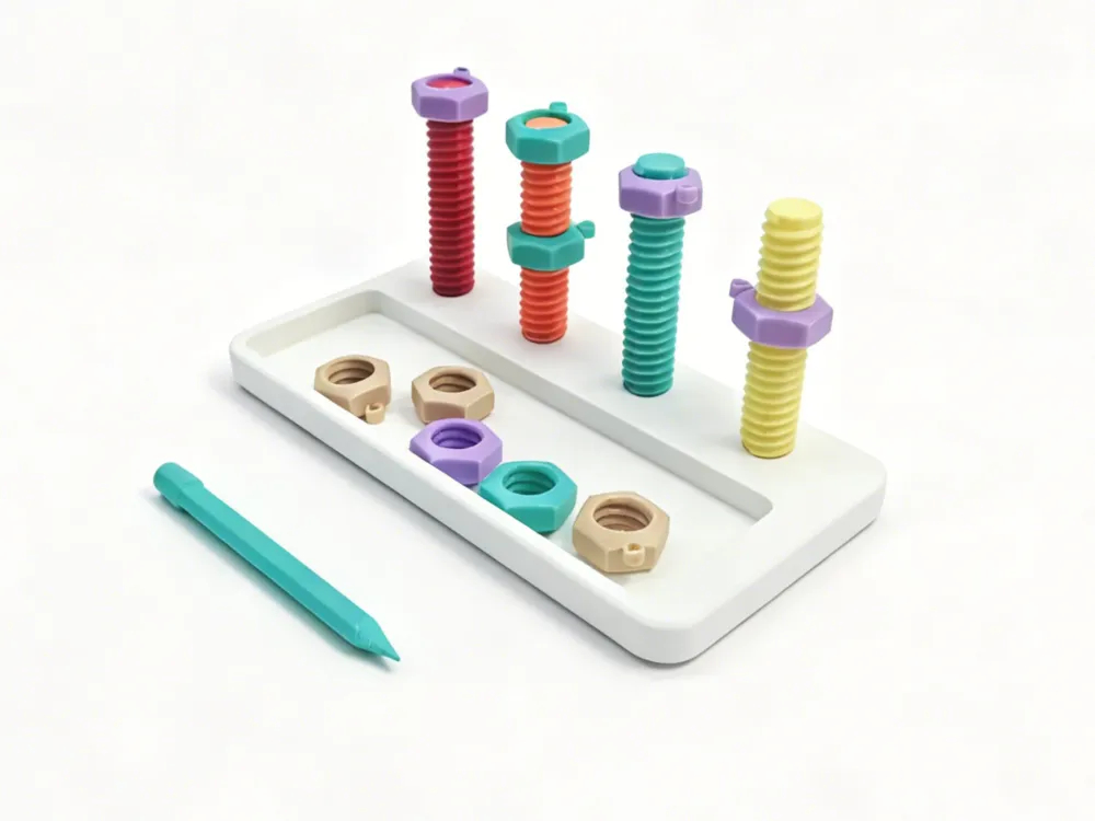 Miniatura 1 do modelo 3D 儿童手部训练玩具拧螺母