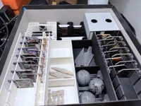 Arranged for H2 printers, with staggered leader trays