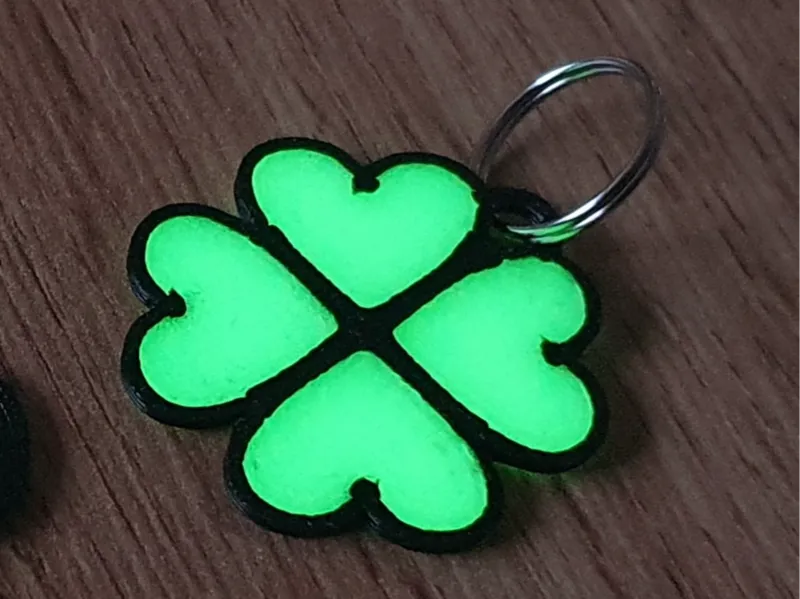 Four-leaf clover keychain