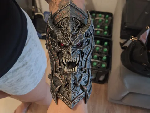 Letrero o emblema decorativo: Rüstung Dämon - Arm oder Schienbein — referencia de MakerWorld
