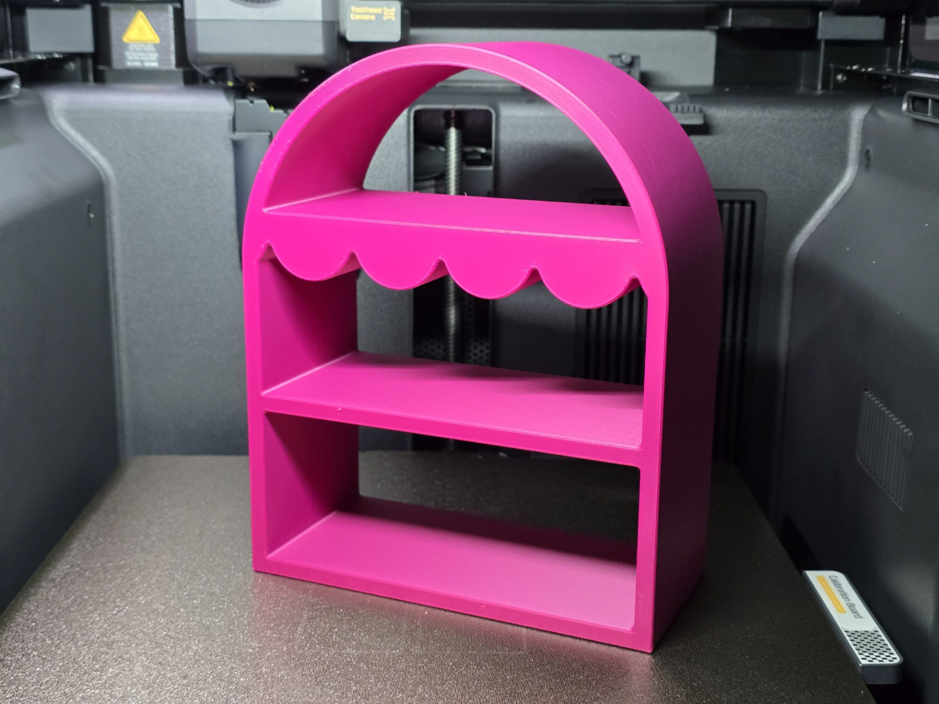 Retro Scalloped Arch Mini Shelf