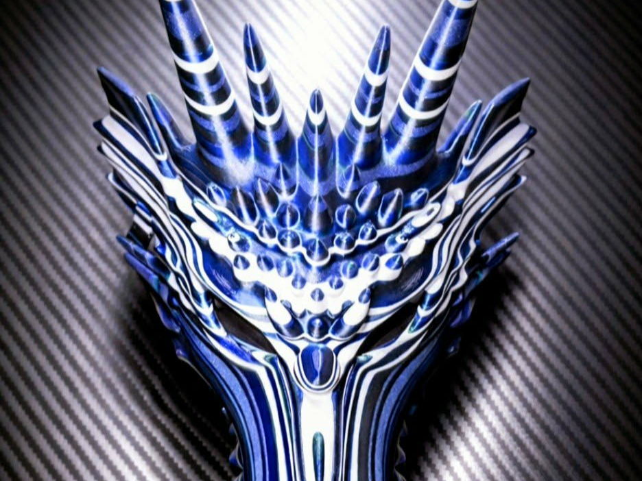 Masque de dragon empilée de couleurs