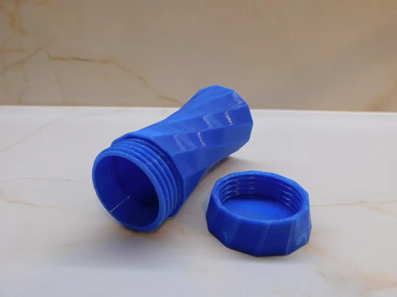 Twist-Lock Spiral Box