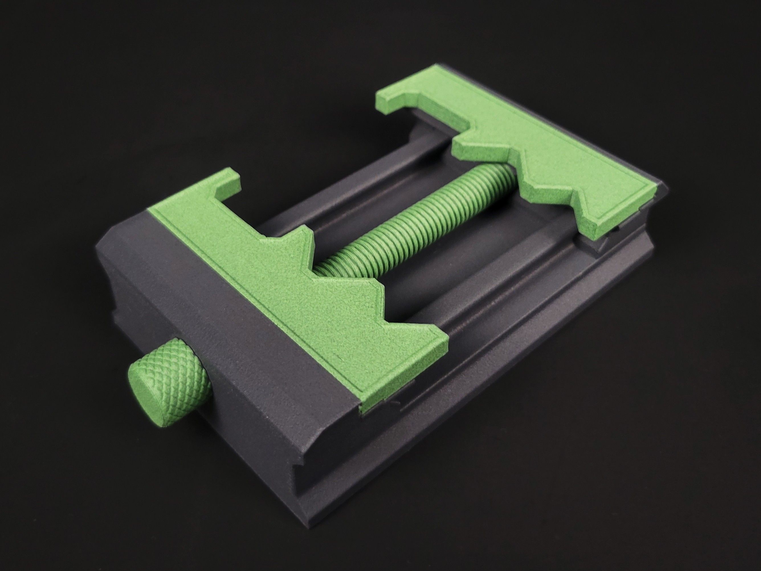 Miniatura 2 do modelo 3D Desktop Mini Vise