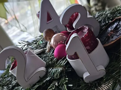 Advent wreath candle holder