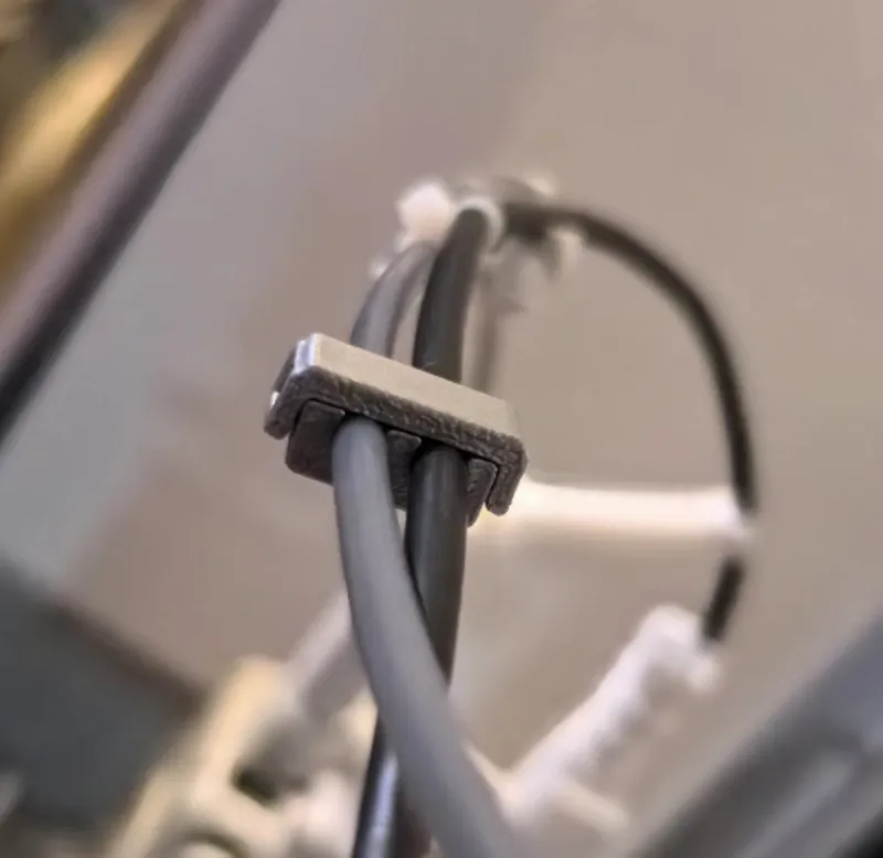 Self-locking buncher