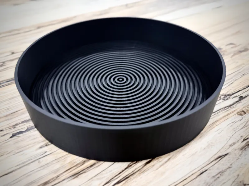 Round Ribbed Beast Tray