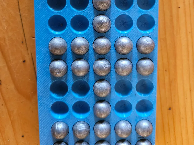 44 round ball case tray