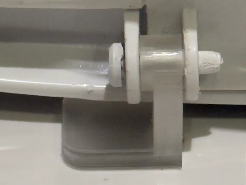 Toilet seat lid hinge replacement