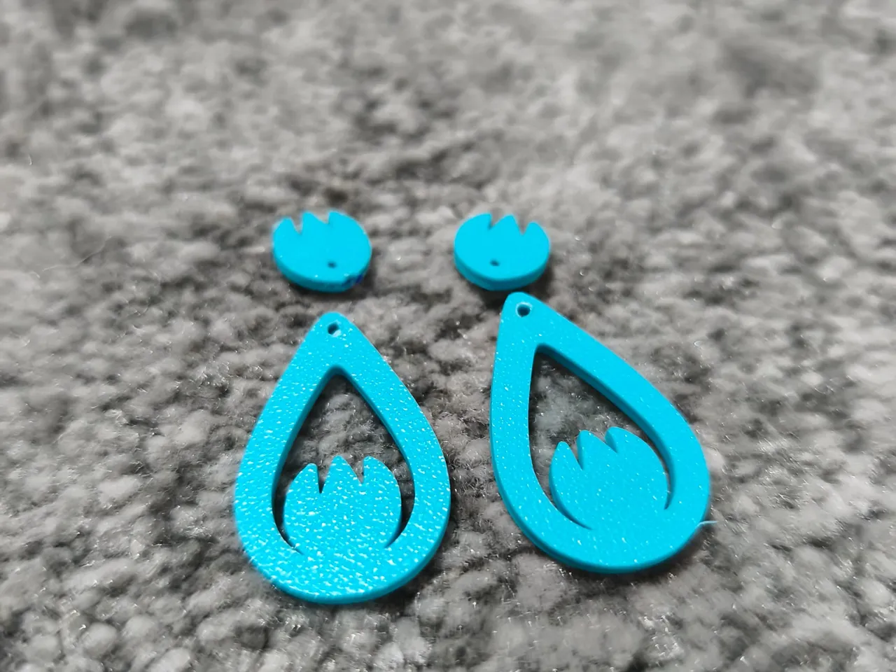Brinco pingente tulipa view 2