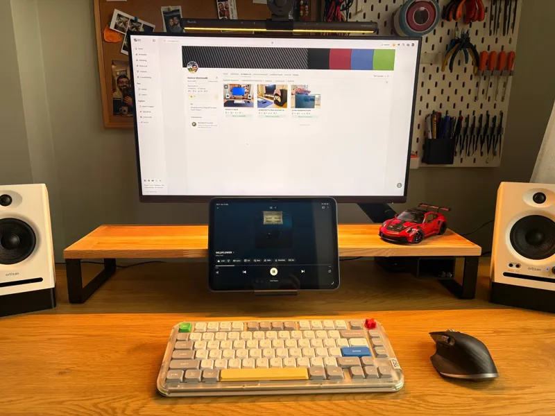 iPad Desk Stand/Mount