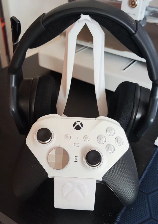 Headset and XBOX joypad stand
