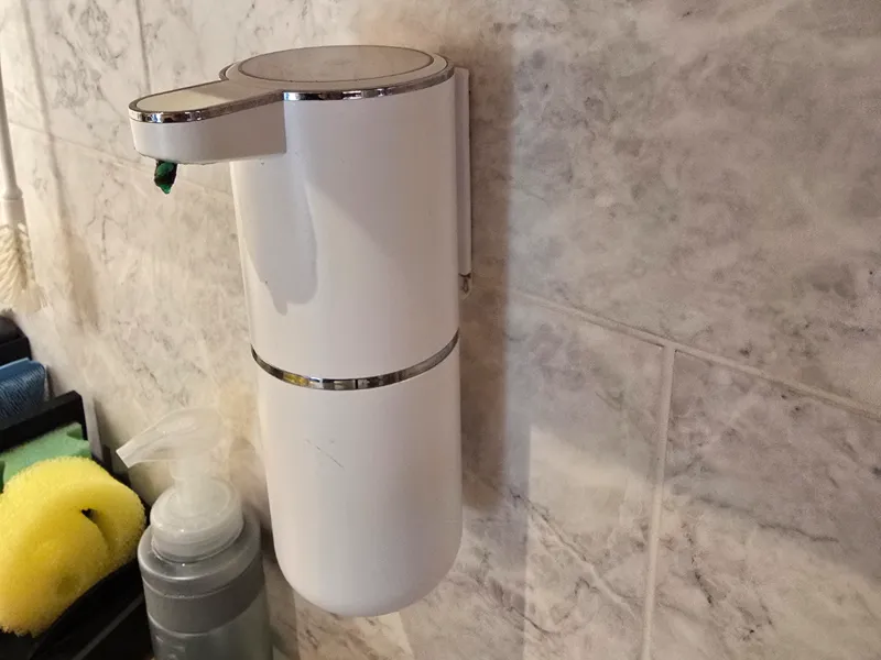 Automatic soap Dispenser 3M Command strip holder