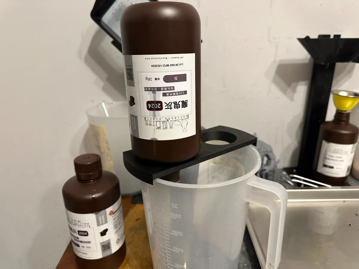 Support collecteur de résine pour bouteille d'eau froide