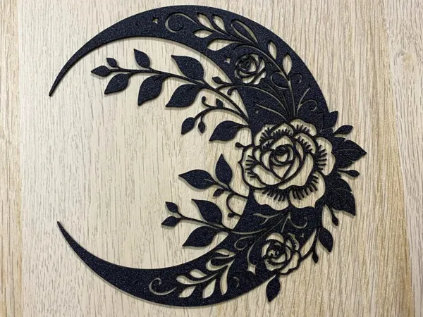 Lune florale — décoration murale ajourée