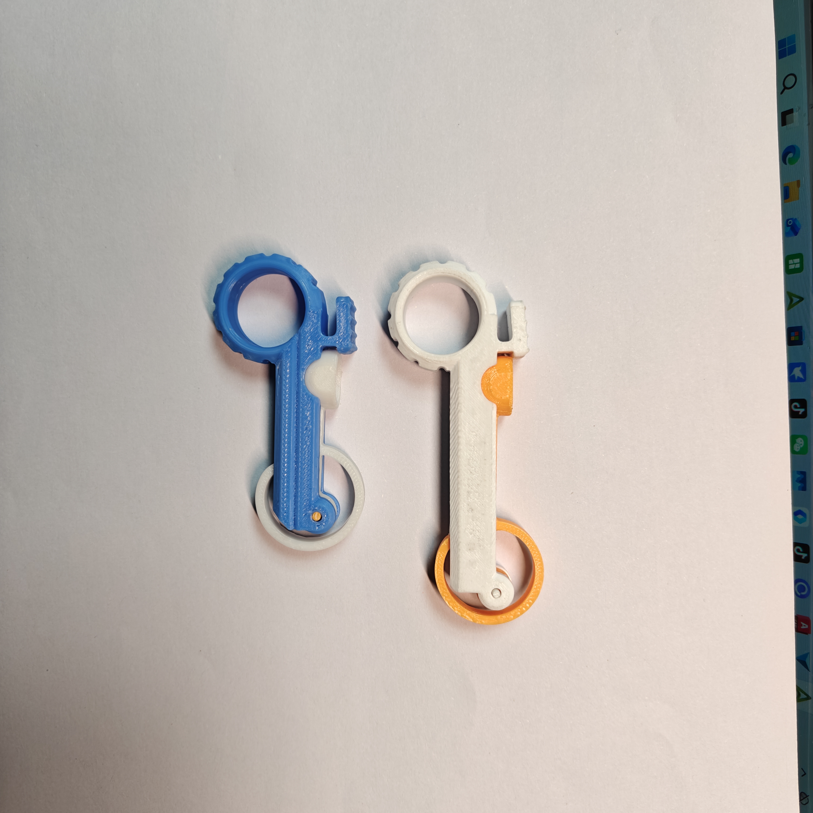 Miniatura 4 do modelo 3D 解压玩具，指尖投石机