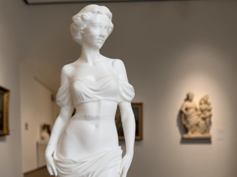 woman bust/statue sculpture