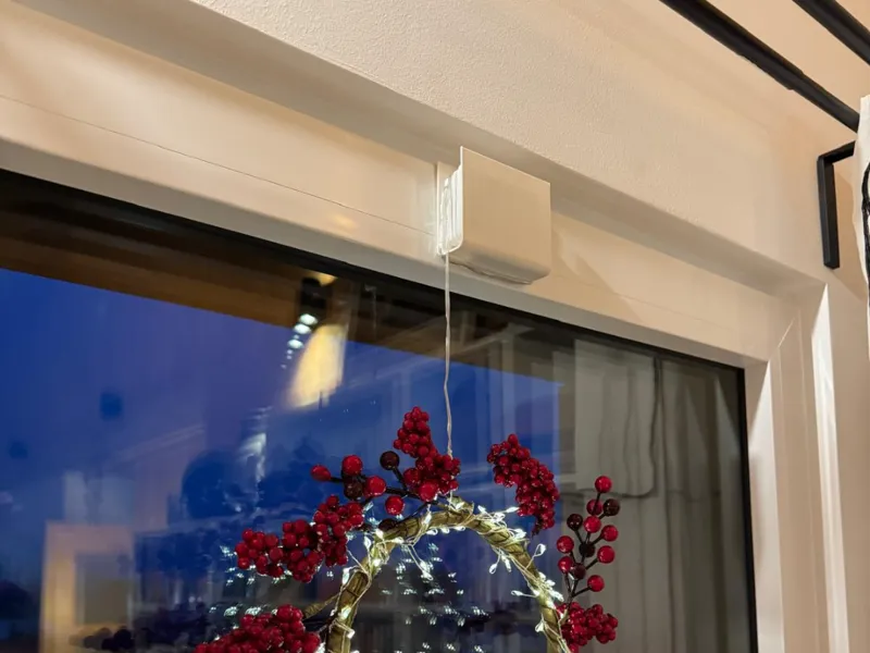 Fairy lights window mount