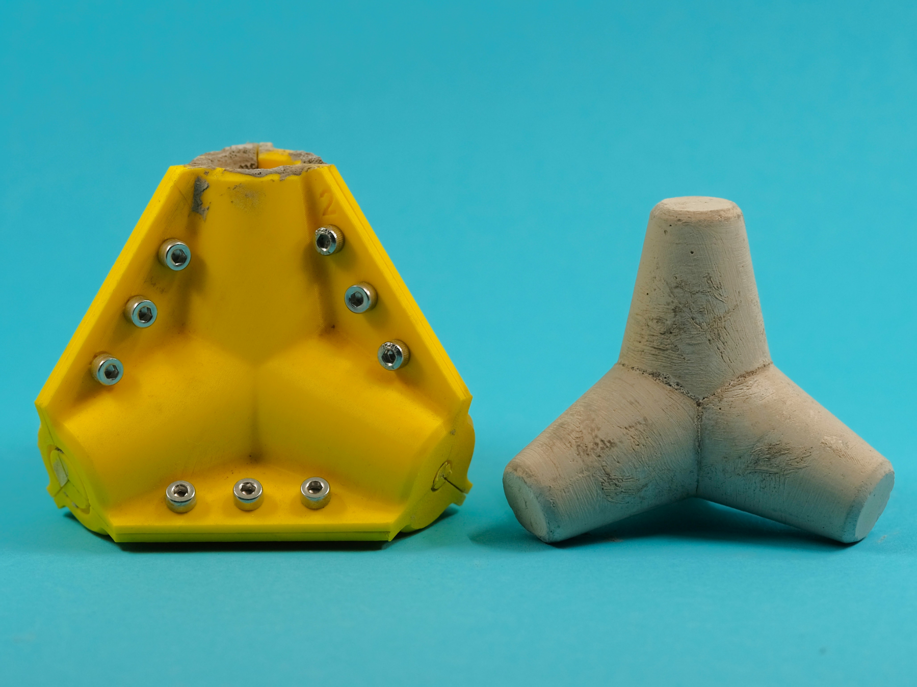 Mini Tetrapod Concrete Mold – Wave Breaker Decor