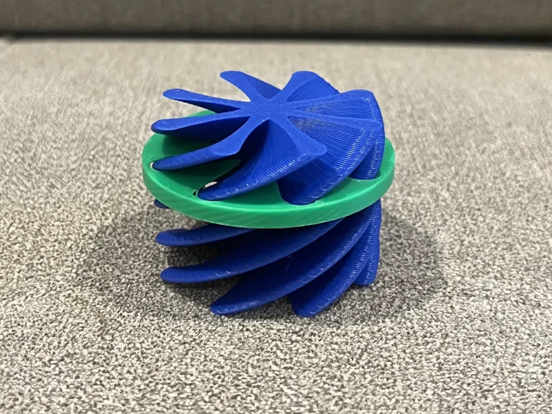 Impossible spiral fidget