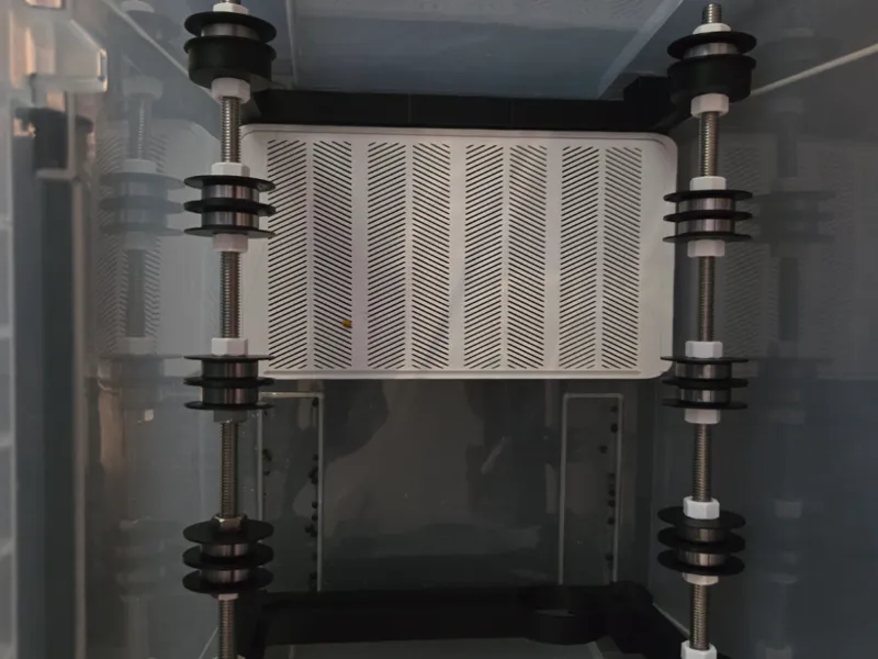 19QT Drybox (Sterilite) Threaded for Bearings