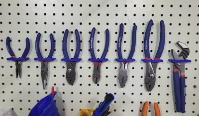 Pliers Holder for Peg Board