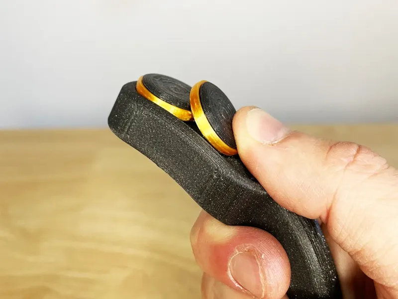 PUCK FLIP - MAGNETIC FIDGET TOY